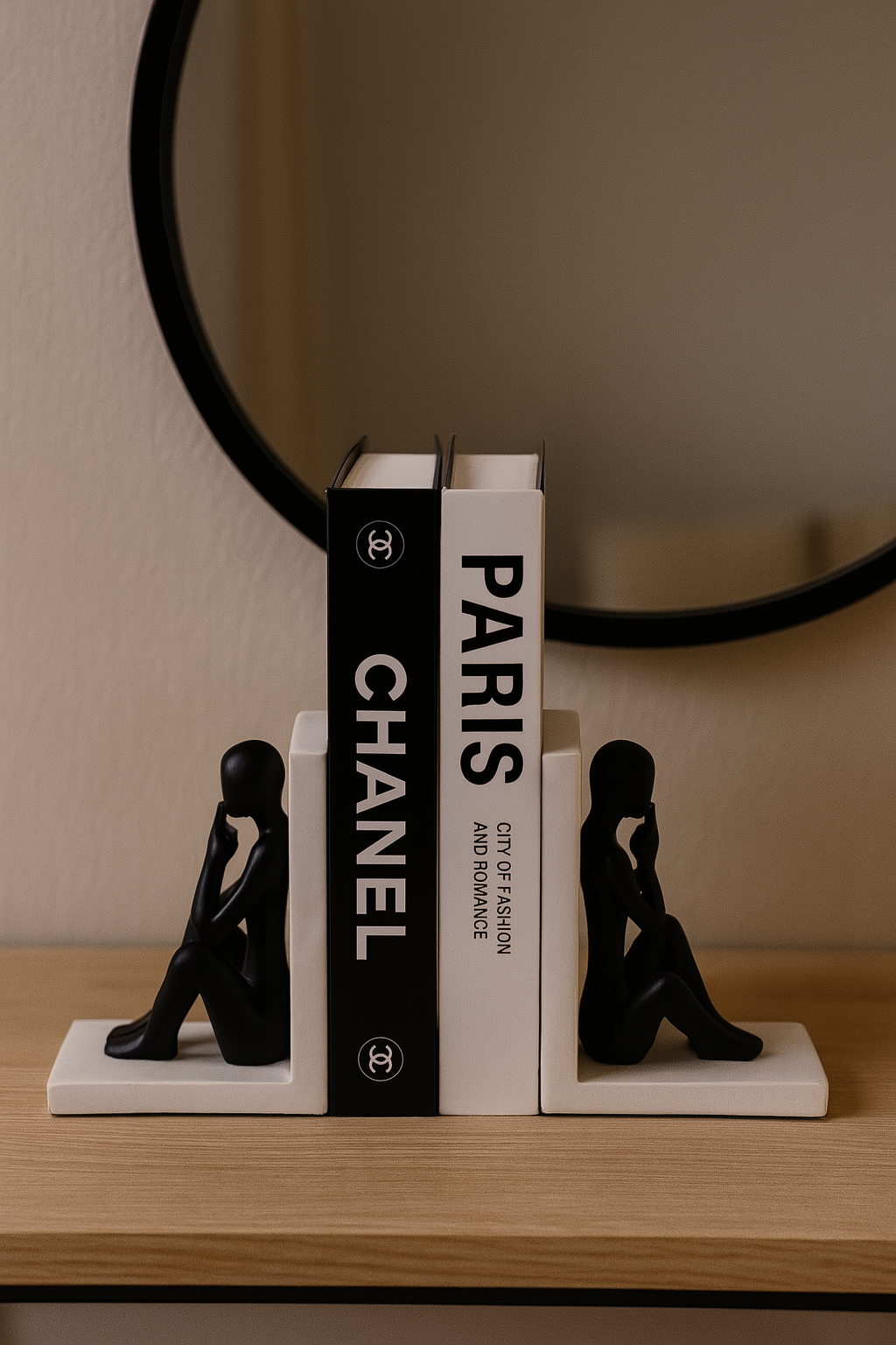 Apoya libros black & white