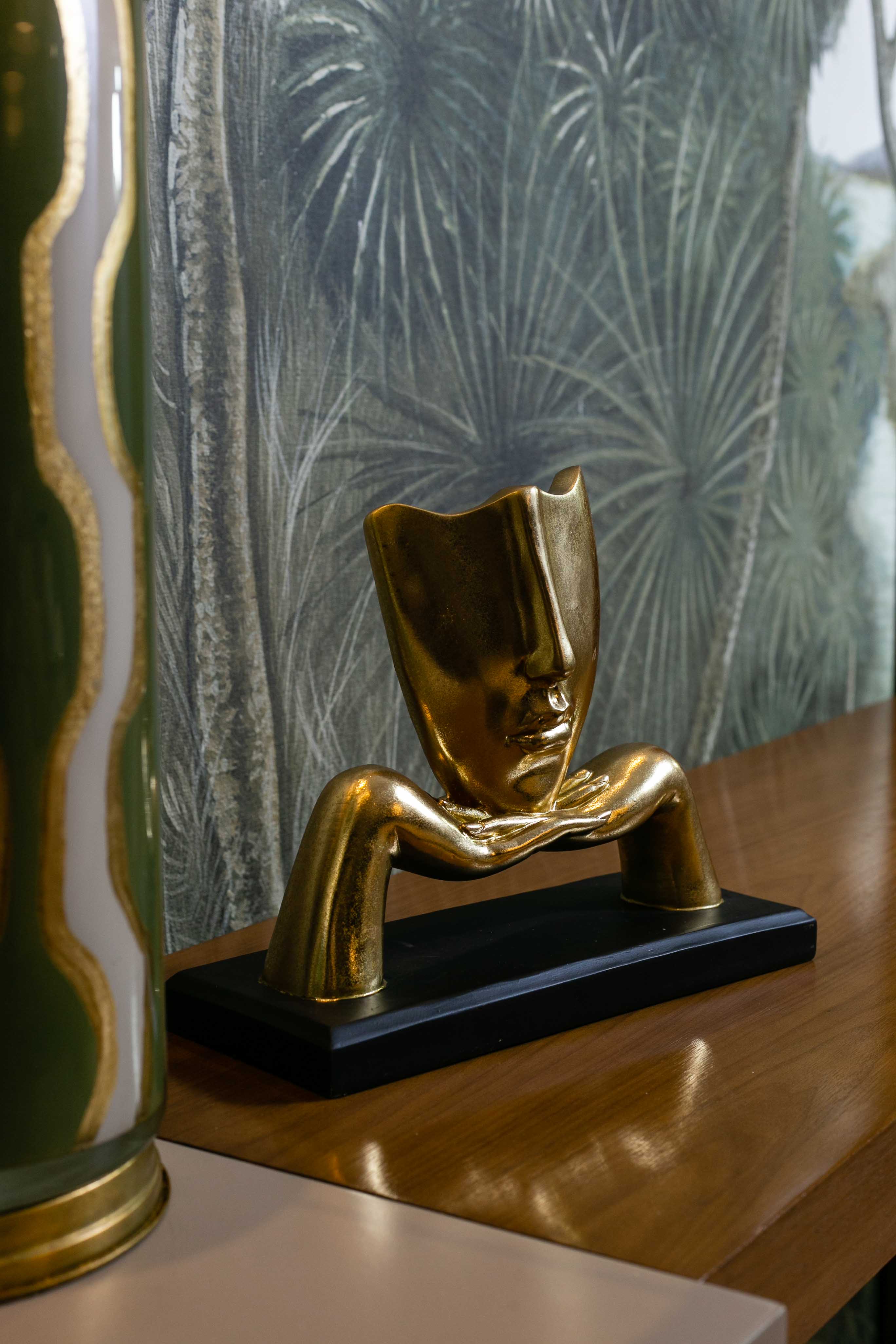 Escultura Reflexión Dorada