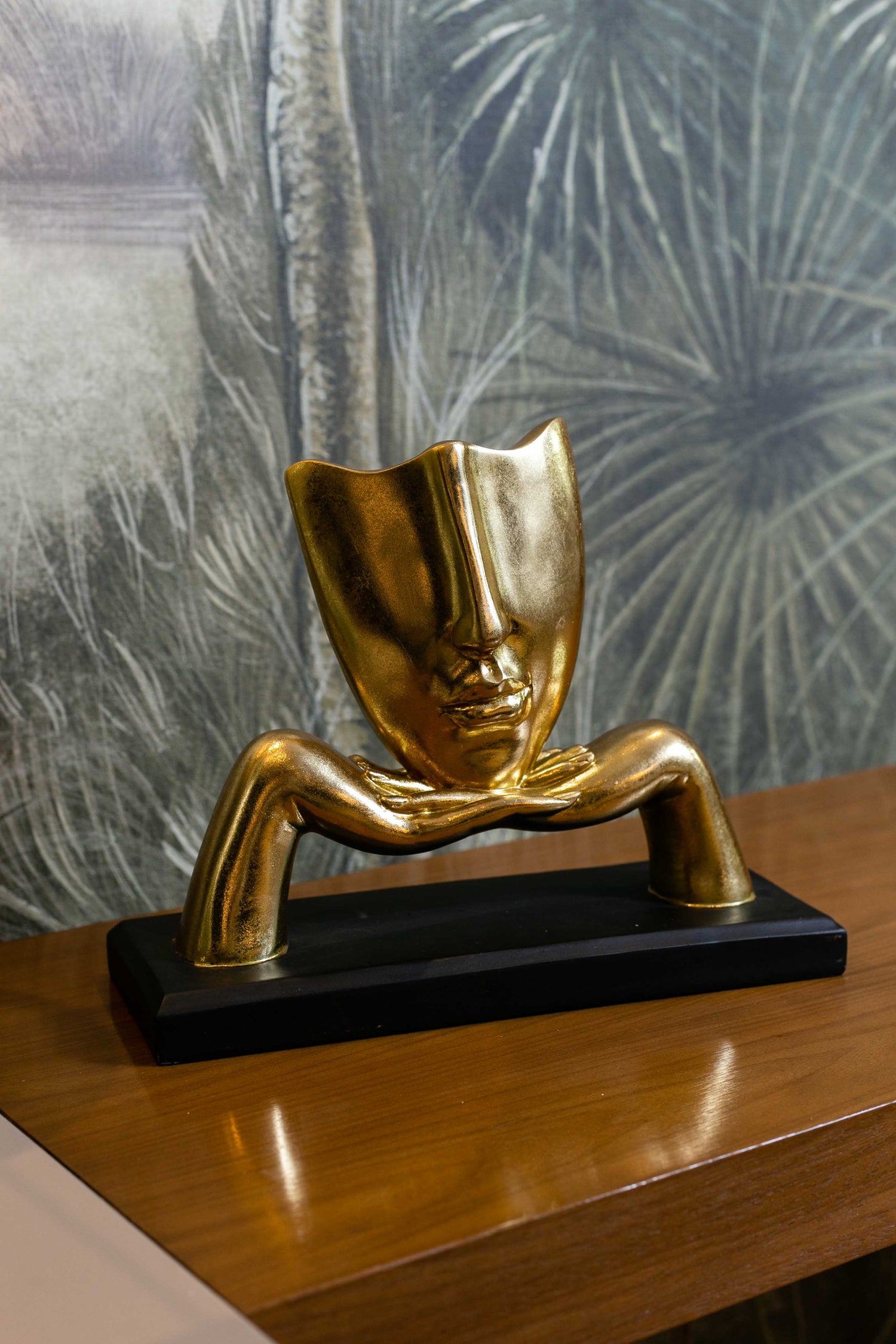Escultura Reflexión Dorada