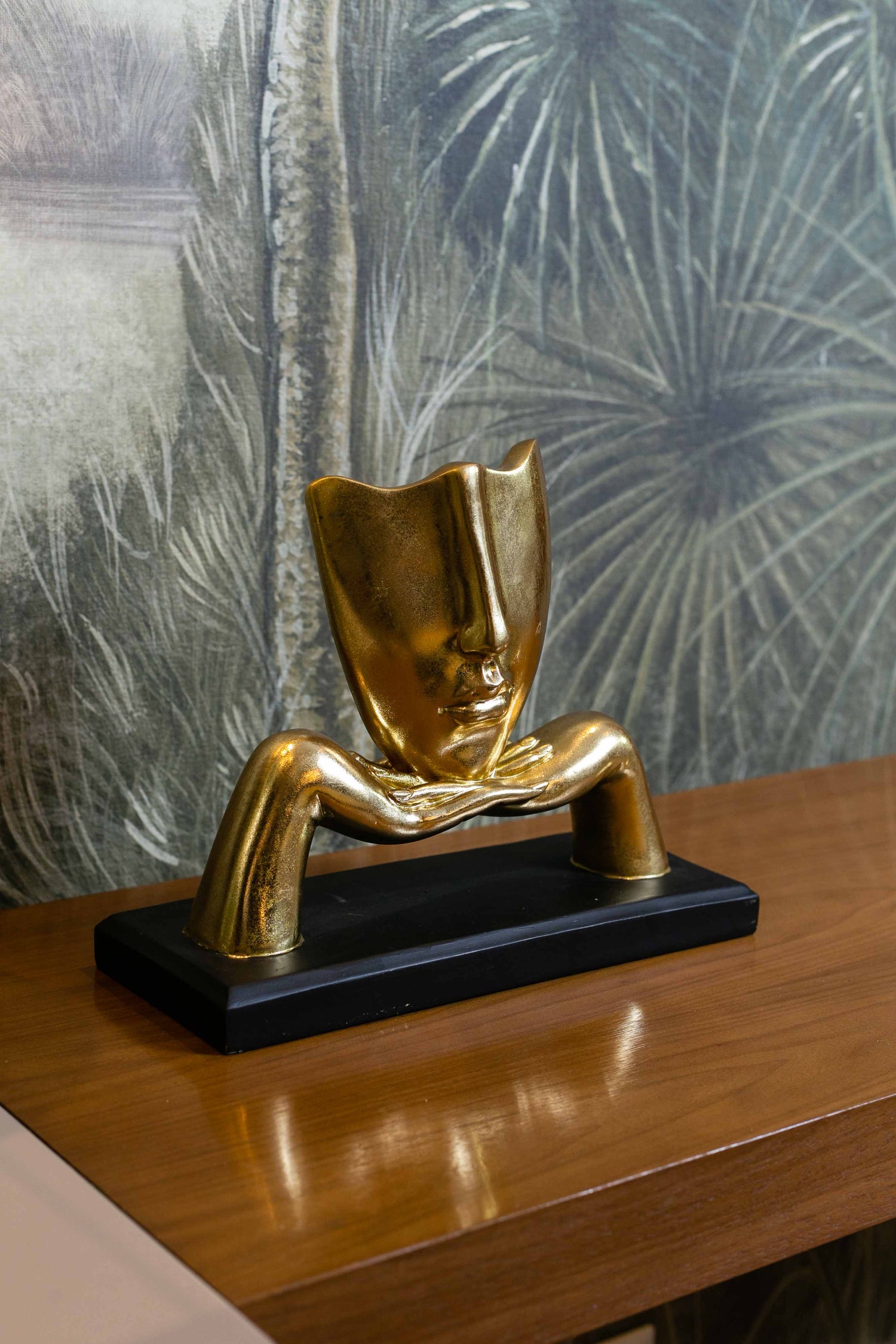 Escultura Reflexión Dorada